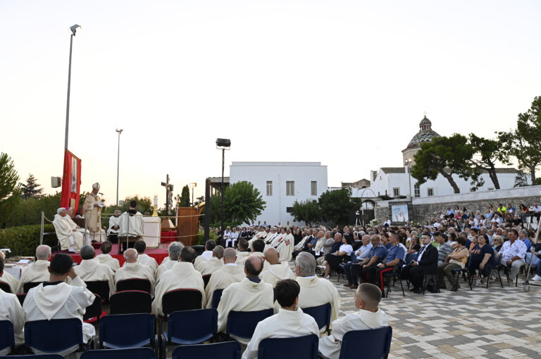 Cardinale Pizzaballa (96)